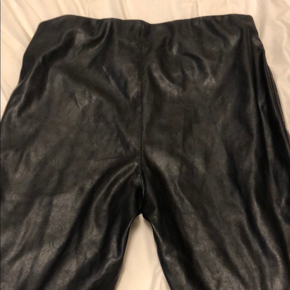 High-Waisted Faux Leather Leggings - Picture 3 of 4